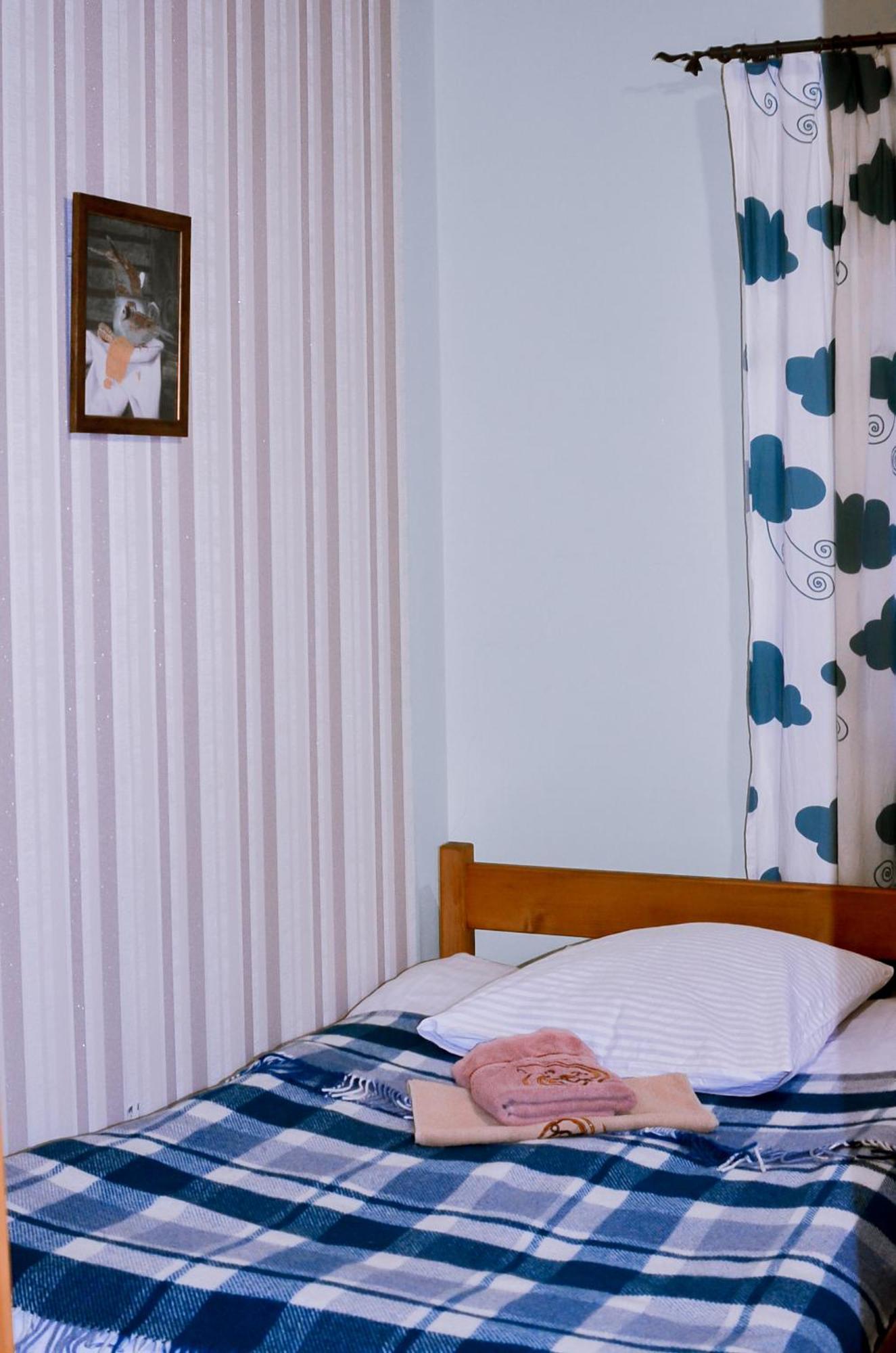 Guest House Mandrivnyi Rooms&Apartments Yasinia Bagian luar foto